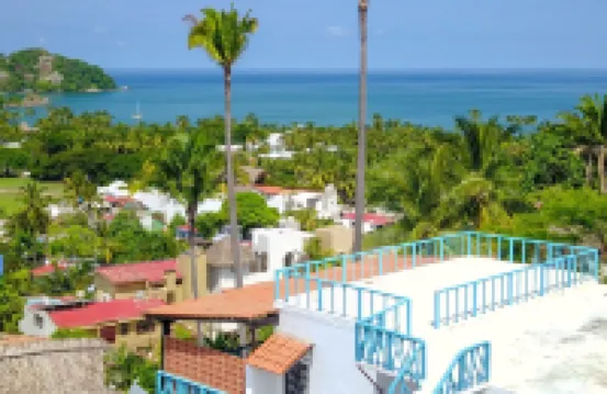 Amazing views, 5 minutes from downtown or the beach, quiet area of town