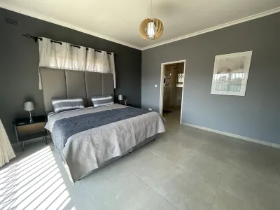 Cozy house , close to a lot of amenities Hotels near National Heroes Acre