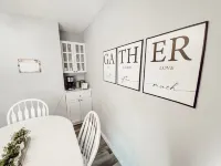 Easy Access Full Duplex - Sleeps 12 레스브리지 호텔