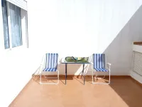 Beautiful Studio with King bed and Free parking