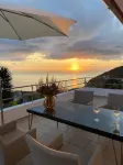 Casa Oliva-Panorama: Large designer apartment, fantastic views, heated pool