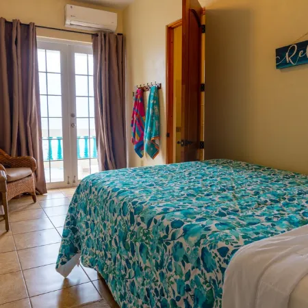 Villa Isabella - Oceanfront - 10 guests - pet friendly - at Stella, Rincón Отели в г. Ринкон