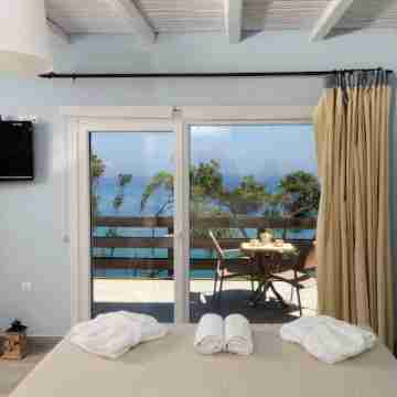 Villa Seashore: Dreamy villa by the sea side with heated pool Rooms