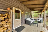 2 Mi to Lake Willoughby: Peaceful Log Cabin! - Hot Tub