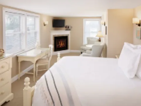Inn at Harbor Hill Marina Hotels in Niantic
