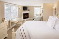 Inn at Harbor Hill Marina Hotels in Waterford