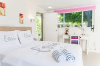 Casalina Garden 2 Blocks to Palm Beach & Kitesurfing School