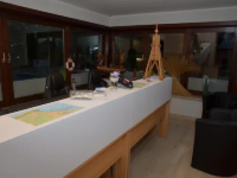 เนปจูนส์ อังเคอร์พลัทซ์ อุนด์ ซัวร์เซรอบเบอ โรงแรมในคุกซ์ฮาเฟน