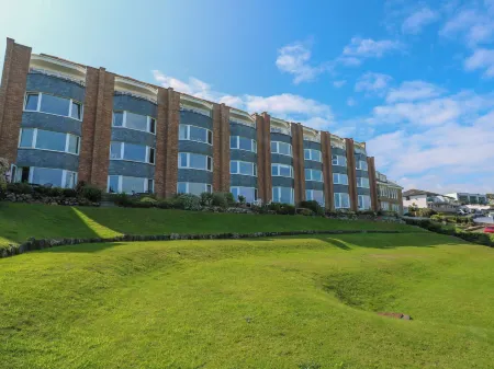 Mariners Watch Отели в г. Гвитиан