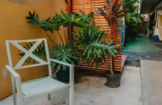 Polynesian Hostel Beach Club