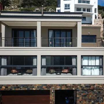 Simon’s Town Guest House Отели рядом с достопримечательностью «Пляж Мёйзенберг»