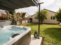 Valley Pines Hotels in 