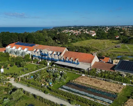 Eco-Domaine la Fontaine - Hotel-Spa - 300 m Plage de la Fontaine Aux Bretons Hotels in Pornic