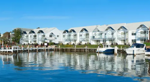 The Moorings at Metung Hotels in Paynesville