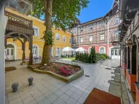 Tři Lilie Hotels in der Nähe von Salingburg Aussichtsturm