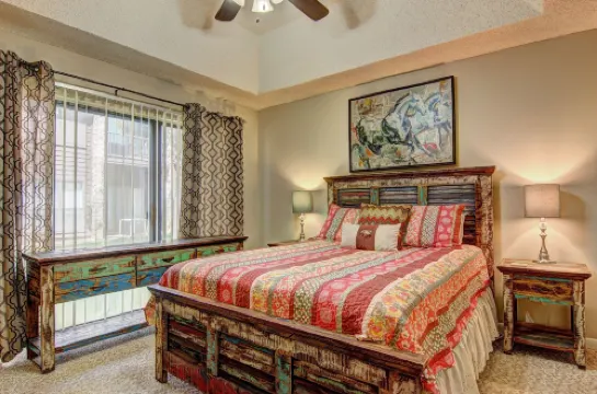 雷艾温隨波逐流 CW B103 號酒店