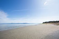 Sand Pebbles Inn Hotels in Qualicum Beach