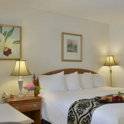 Valley Star Motel Hotels near Penticton Regional Airport