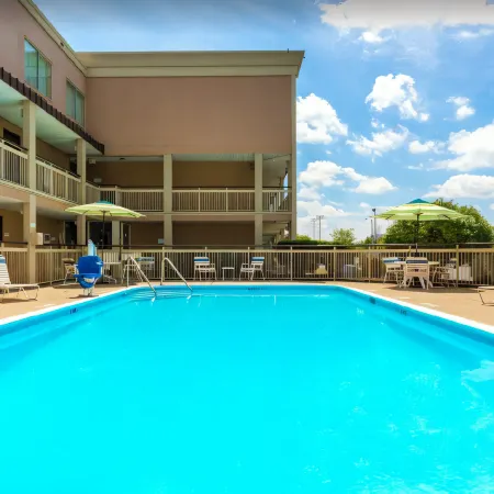 Days Inn by Wyndham Florence Cincinnati Area