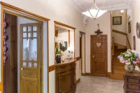 Hôtel du Lion d'Or Hotels in Cauterets