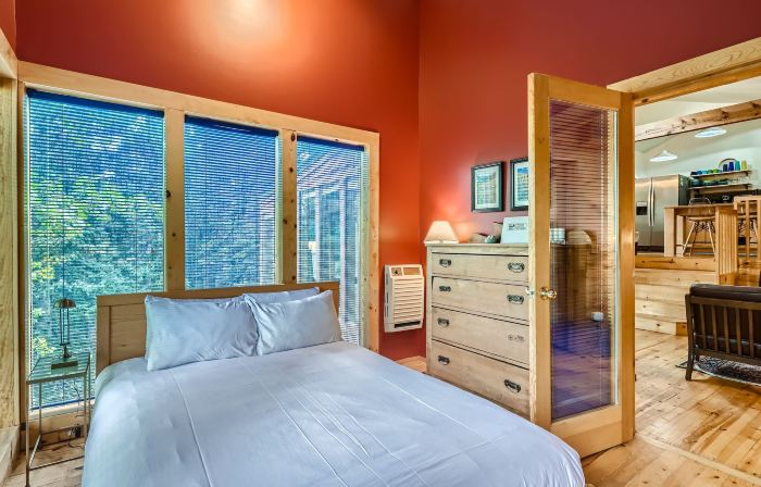 High Altitude Haven 3 Bedroom Home by RedAwning