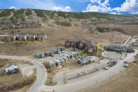 Ridgeview at Granby Ranch 3 Bedroom Townhouse by RedAwning - Parking