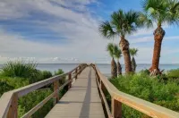 Brass Rail 319 - Premier Condo on Tybee - 2 Pools & Hot Tub - Perfect Location!