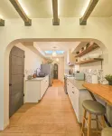 Brimfield Stay Hotels in Van Nuys