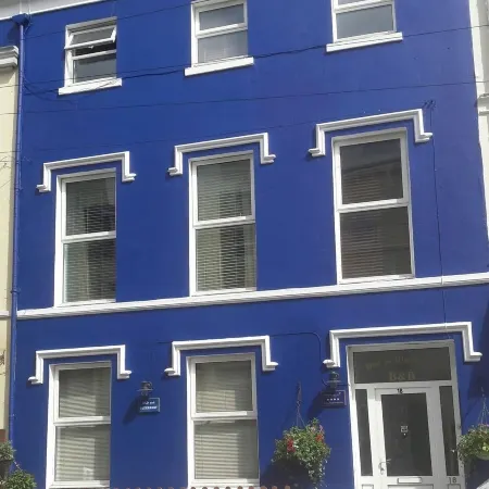 Bed and Blueberry Two Bed Suite for 2,3, 4 People Own Facilities
