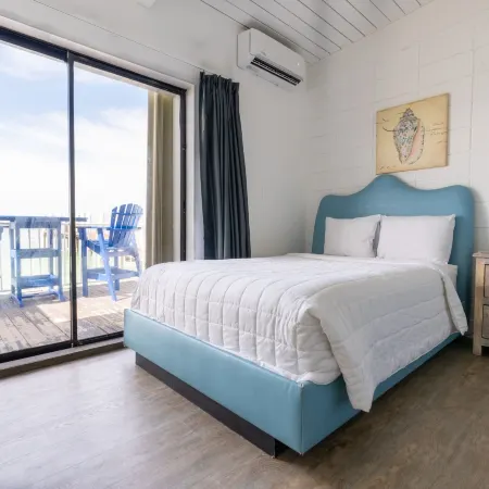 Edgewater Lodge