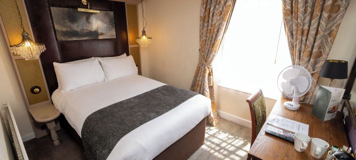 Antelope by Greene King Inns Hotels in Poole