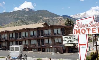 Silver Saddle Motel