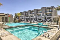 Spacious St. George Townhome w/ Grill & Views! - balcony