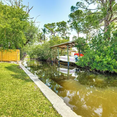 < 2 Mi to Beach & Marina: Bright Ruskin Retreat!