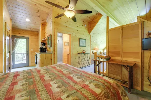 Hot Tub, Fire Pit and Mtn Views Bryson City Escape - 4-Star