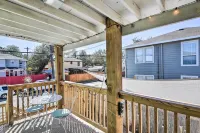 Galveston Retreat w/ Backyard & Patio!