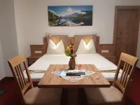 Flo's Design Suite, Rooms & Breakfast Hotels in Kleinarl