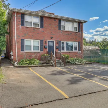Modern Middletown Retreat, Minutes to Downtown!