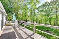 Quiet Horseshoe Hill House by Lake Barkley! - parking