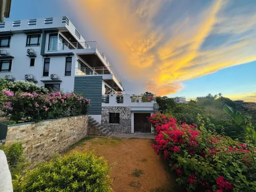 Picturesque private villa with infinity pool