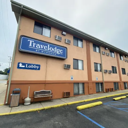 Travelodge by Wyndham la Porte/Michigan City Area