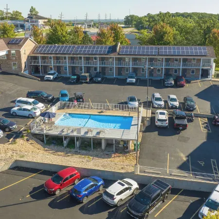 Schmidt's Creek Hotel