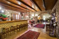 Castello di Altomonte Hotels in Tarsia
