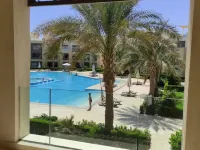 曼格魯維魔法泳池景1卧室海濱公寓 鄰近Mangroovy Beach的酒店