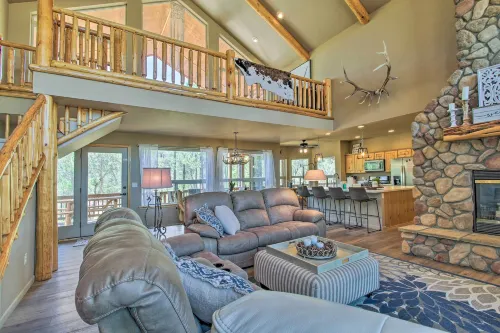 Wooded Hideaway! Spacious Show Low Log Cabin - Pet friendly