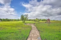 Home w/ Game Room & Fireplace: 14 Mi to Mckinney! - Country Houses