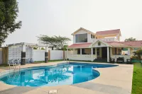 Bliss Farm Stay- Iris - Villas