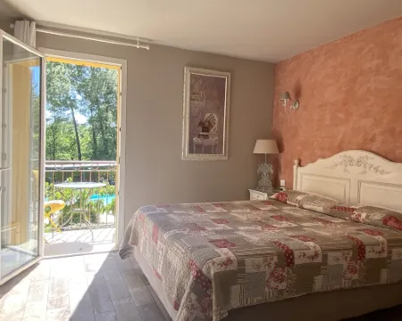 Les Sables d'Ocre & Spa Hoteles en Roussillon