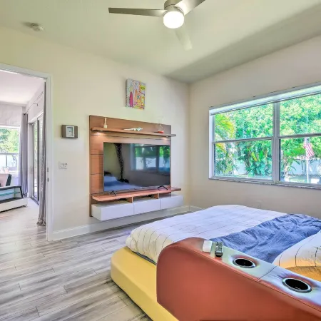Sun-Soaked Sarasota Oasis w/ Pool & Hot Tub!