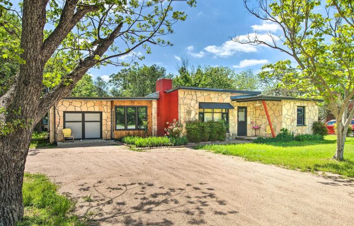 Remodeled Retro Home w/ Deck, Walk to Main Street!